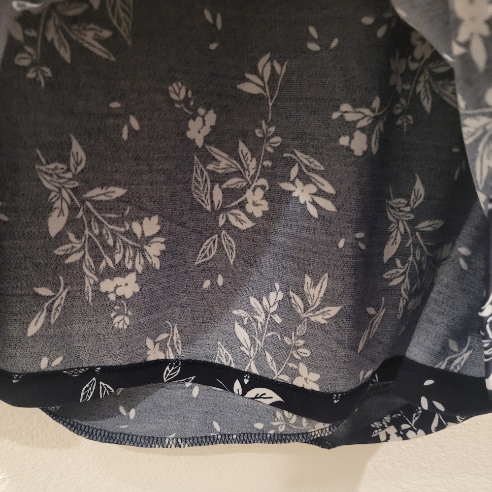 NWT Violets & Roses Shirt - Picture 9 of 9